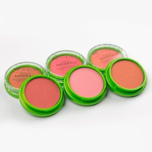 Rubor mate y brillante makeup blush apariencia pigmentada.